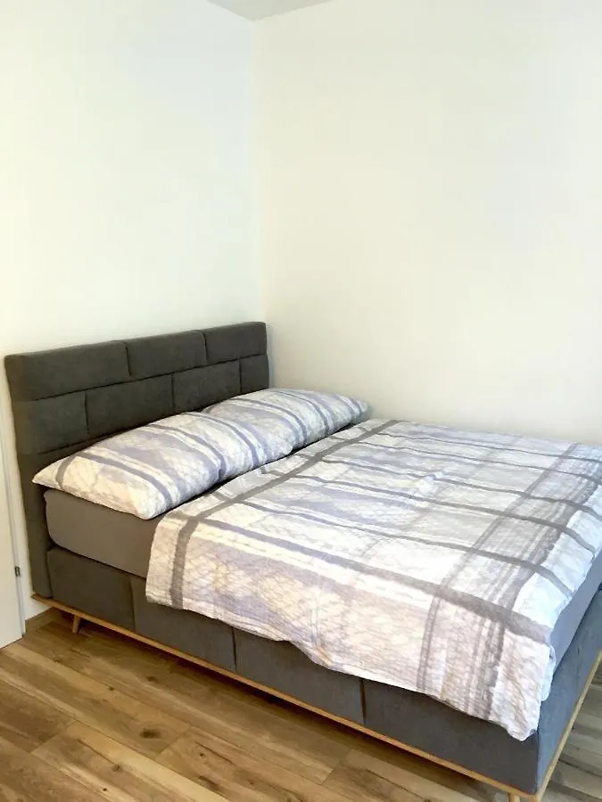 Max, Ruhige Sonnige Wohnung In Praternahe Vienna Apartment