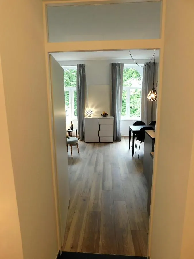 Max, Ruhige Sonnige Wohnung In Praternahe ウィーン